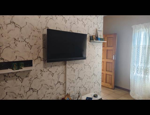 2 BEDROOM APARTMENT FOR SALE IN POTCHEFSTROOM CENTRAL